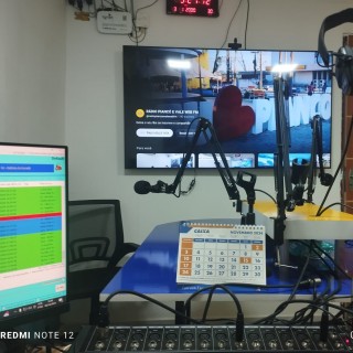 STUDIO DA RÁDIO PIANCÓ E VALE WEB FM