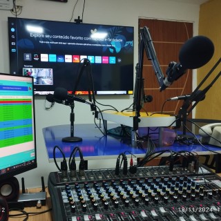 STÚDIO RÁDIO PIANCÓ E VALE WEB FM